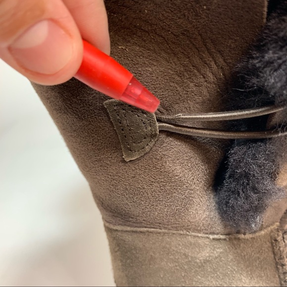 UGG Bailey Button Brown Winter Sheep Skin Boots - Picture 8 of 10